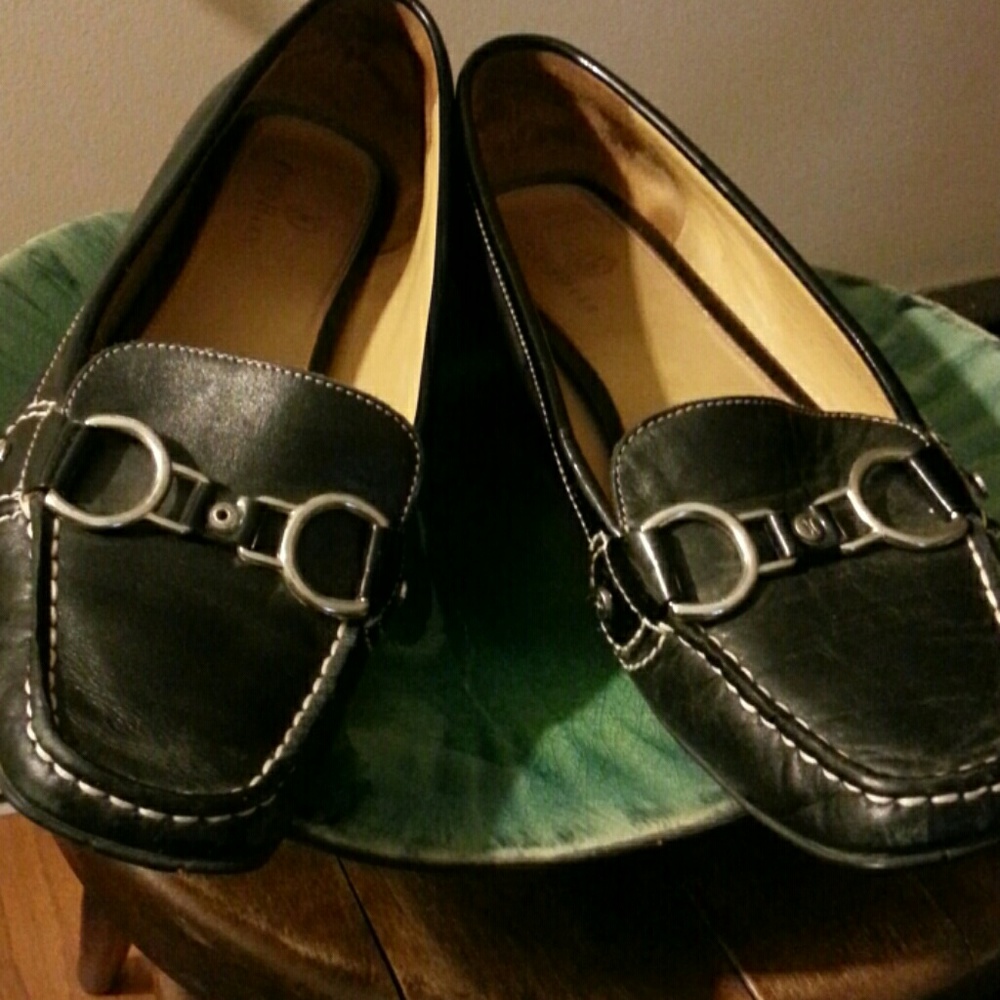 Cole Haan (Nike air) size 8 B Narrow